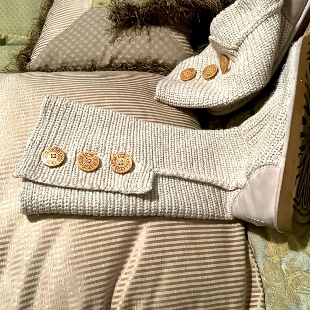 Ugg cardi cream and gold wood buttons size 8